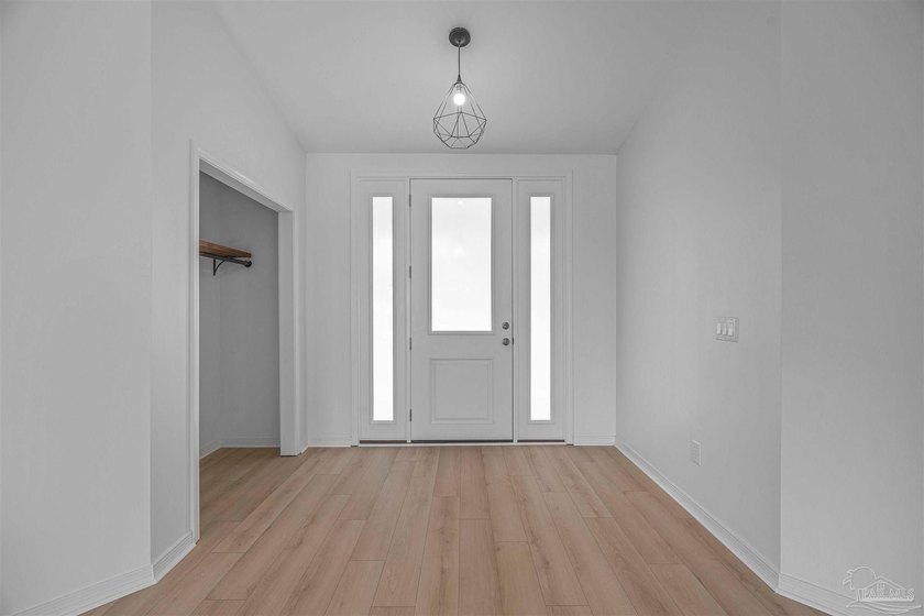 Welcome home to this beautifully updated, move-in ready - photo 10