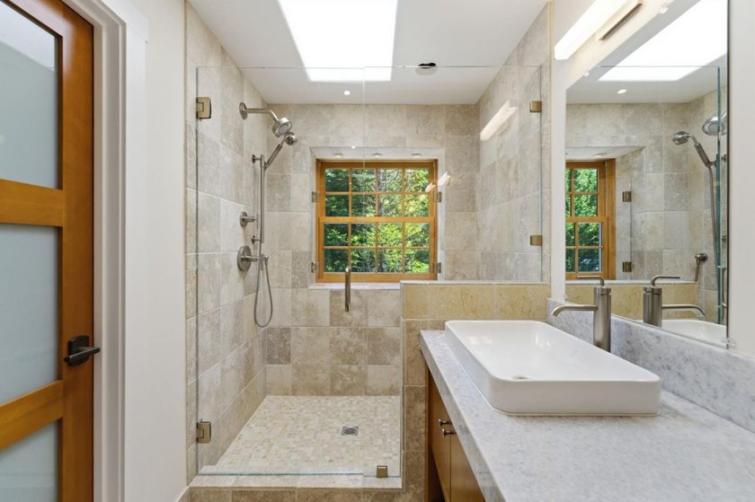 Welcome to 7 San Clemente, a stunning equestrian estate in the - photo 17