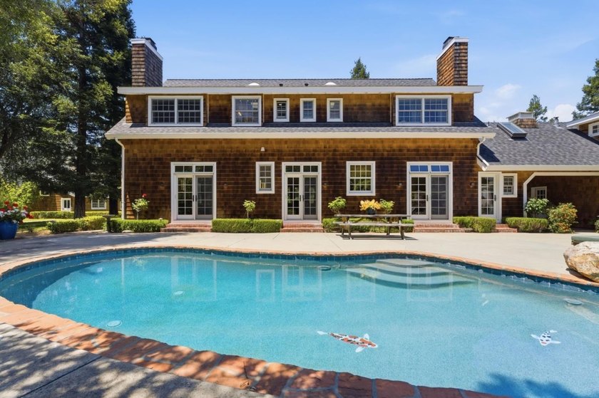 Welcome to 7 San Clemente, a stunning equestrian estate in the - photo 31