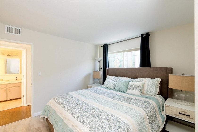 Now vacant and move-in ready, the property can be optionally - photo 32