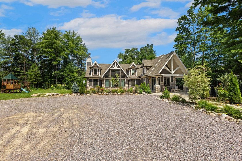 Enjoy peaceful lake living w/ 150' of frontage on private 9-acre - photo 35