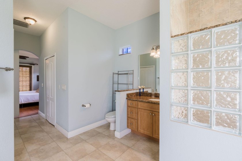 Custom-built 4-bedroom, 3.5 bathroom plus a den pool home - photo 37