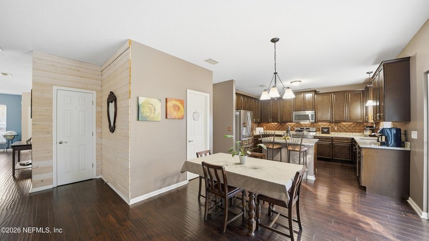 Located on a quiet cul-de-sac in the sought-after Heritage - photo 12