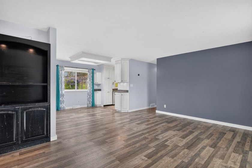 Welcome to your next home ! This home was remodeled in 1982 - photo 2