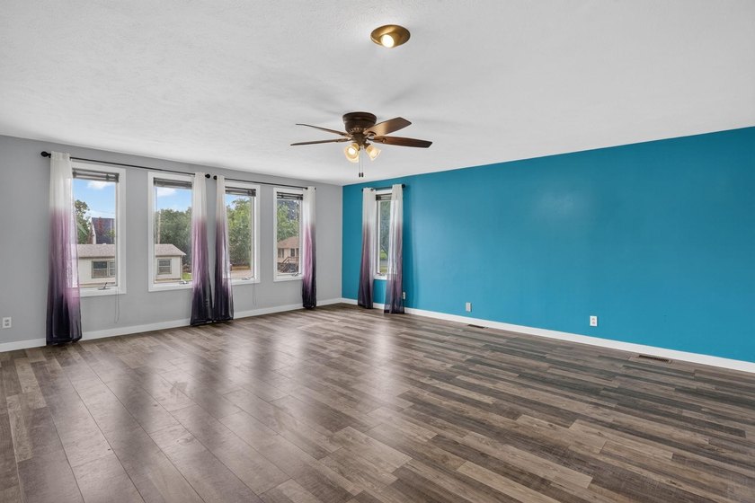 Welcome to your next home ! This home was remodeled in 1982 - photo 8