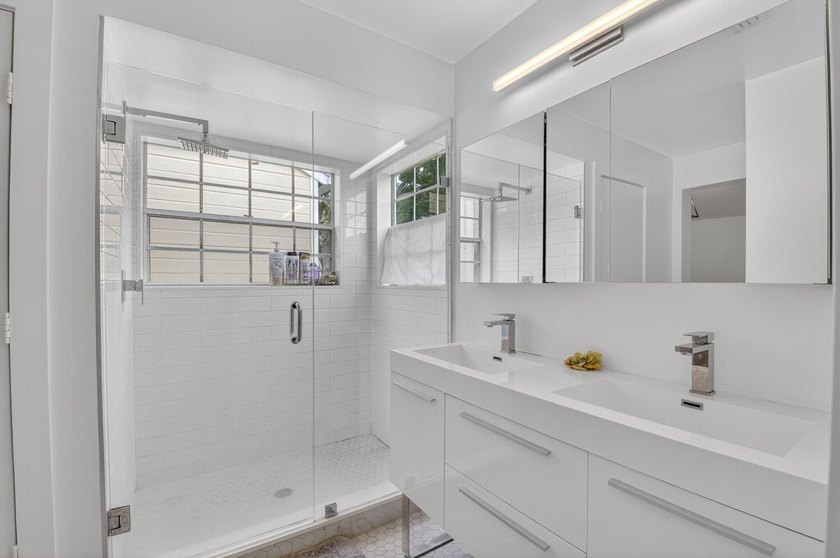 2-bedroom, 2-bathroom townhome is located in the highly - photo 20
