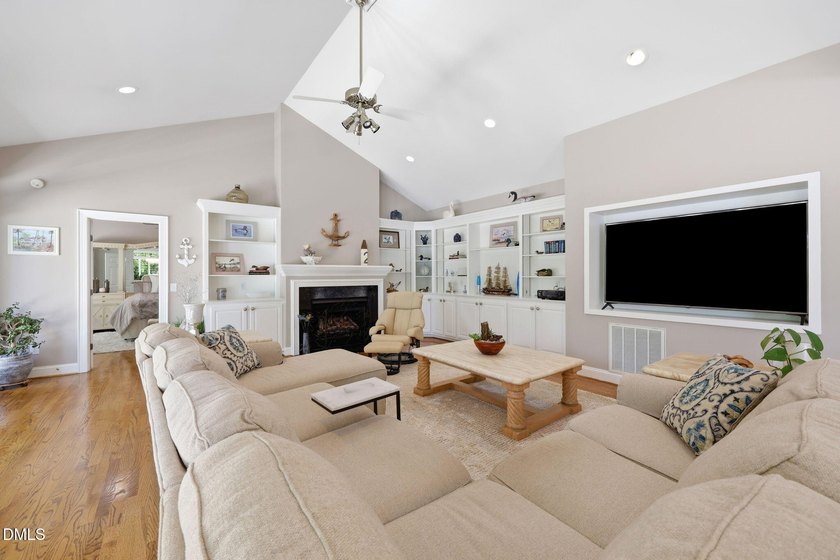 The perfect Lake Home for Entertaining guests of all ages - photo 20