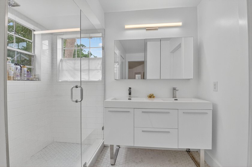 2-bedroom, 2-bathroom townhome is located in the highly - photo 23