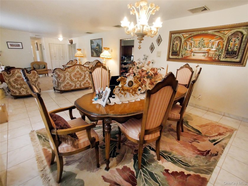 Take this Amazing opportunity to live in a private neighborhood - photo 7