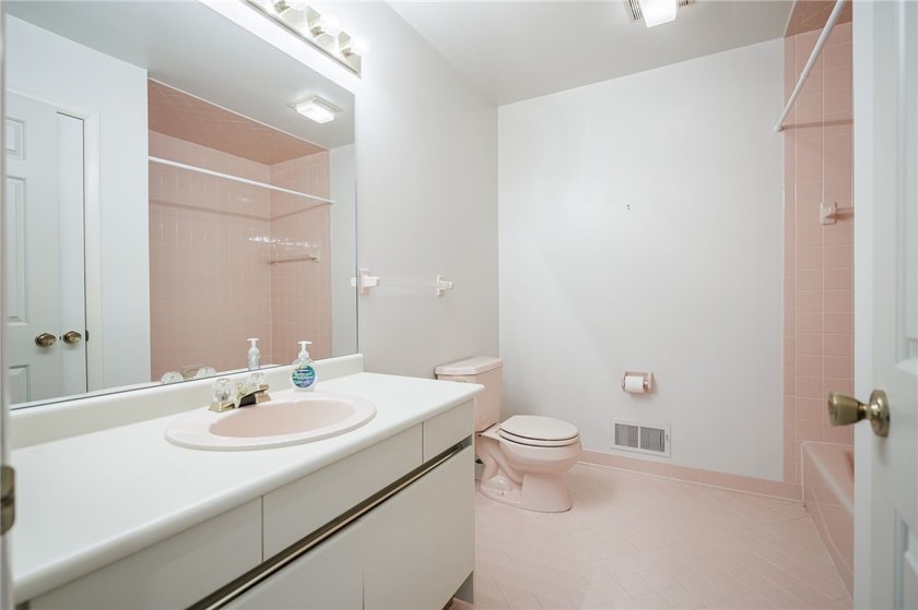 RARE END-UNIT opportunity in the sought-after Allen's Creek - photo 33