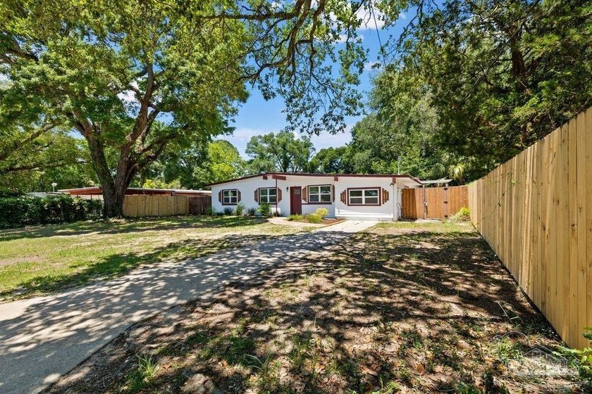 ** MOTIVATED SELLER ** Huge Price Adjustment -- Step into - photo 2