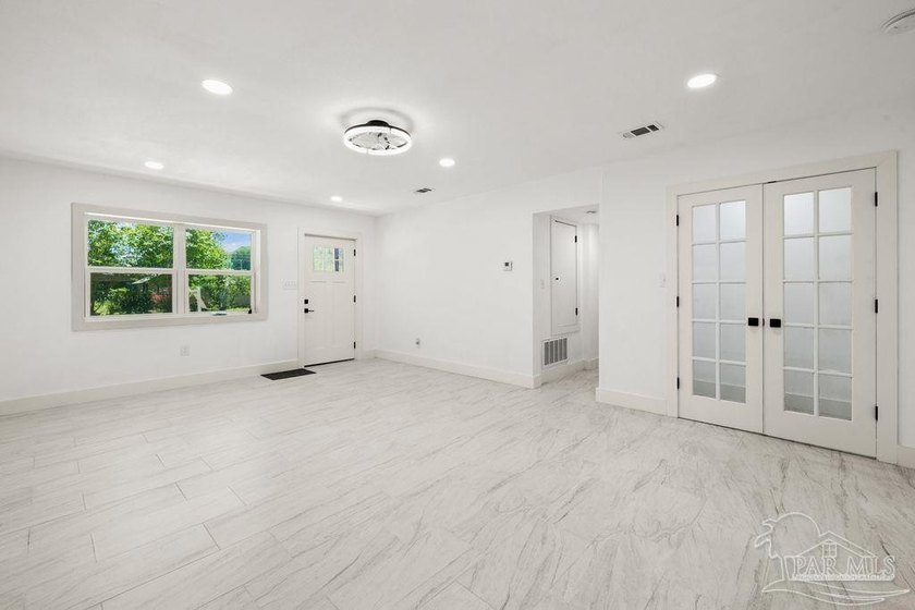 ** MOTIVATED SELLER ** Huge Price Adjustment -- Step into - photo 7