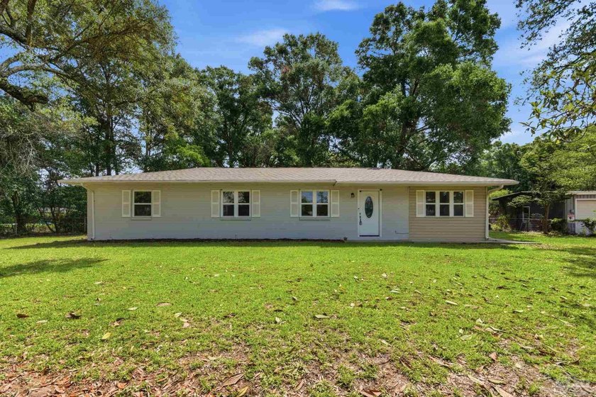 Move-in ready, beautifully renovated, and affordably priced - photo 3