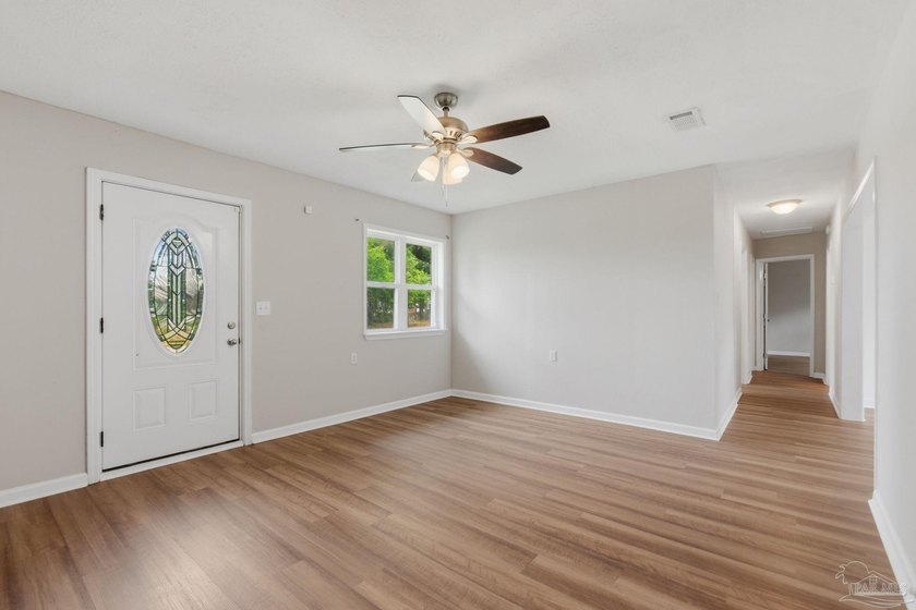 Move-in ready, beautifully renovated, and affordably priced - photo 5