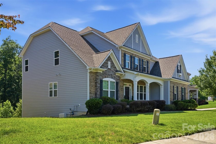 This beautiful single-family home is nestled in the heart of - photo 8