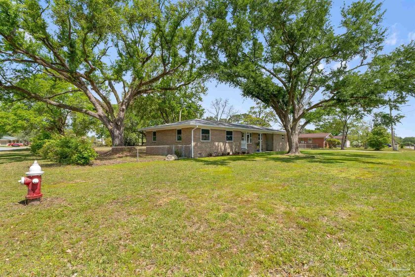 BACK ON THE MARKET AT NO FAULT TO SELLER! Explore this stunning - photo 2