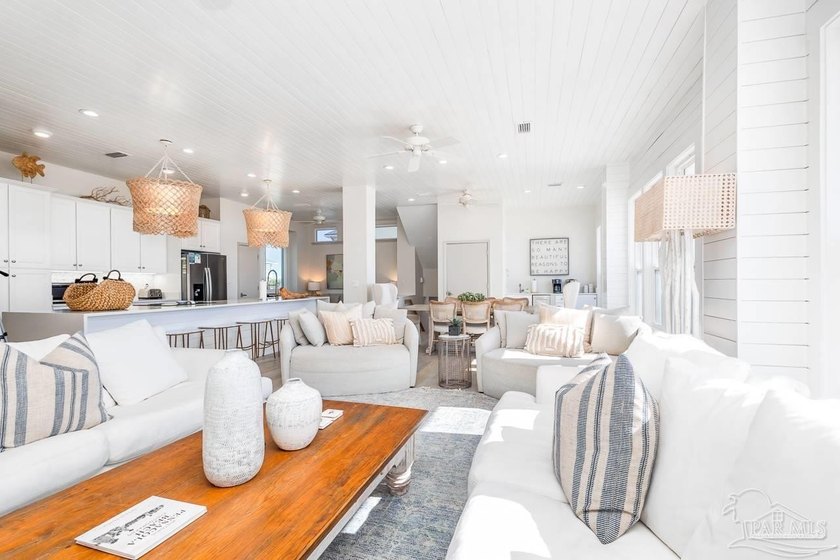 Sand and Light Beach House - Set directly on the sugar-white - photo 8