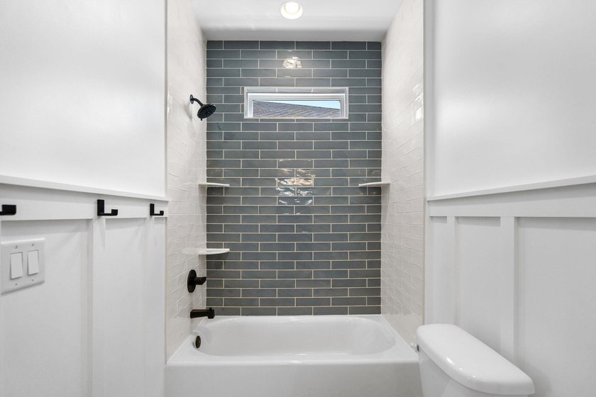 Luxury Smart Home Less Than a Mile from the Beach | Gated - photo 38