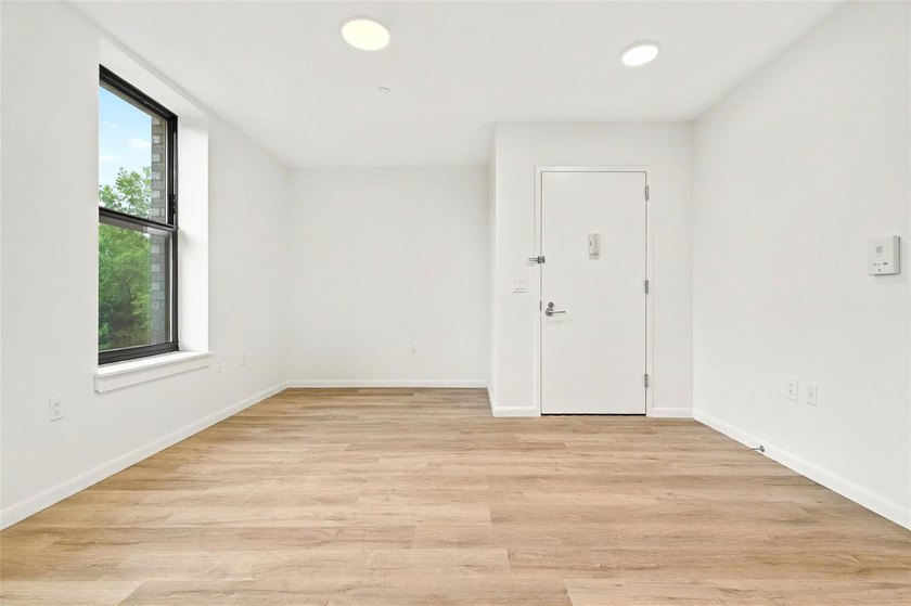Welcome to the Soundview Park Townhouses. This is New - photo 6