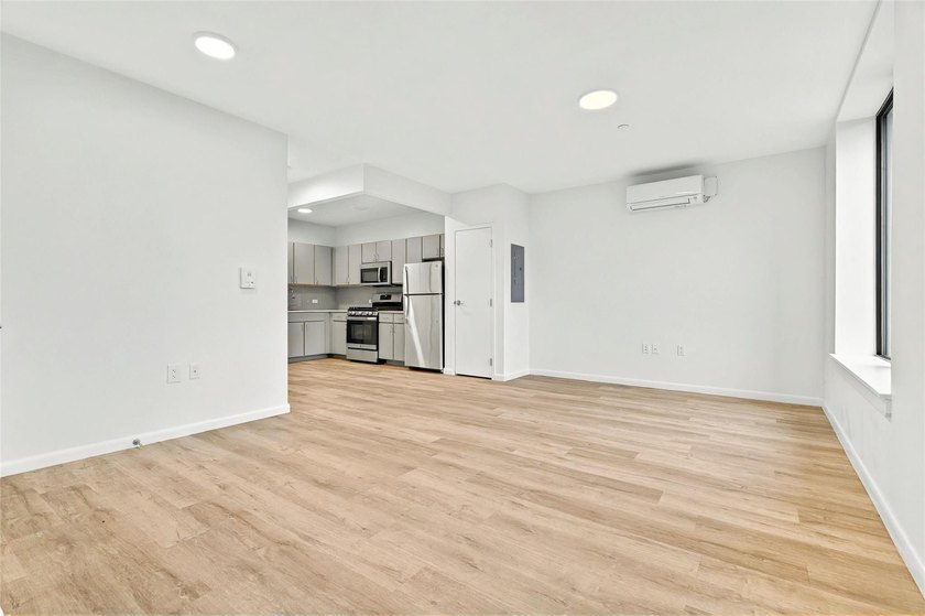 Welcome to the Soundview Park Townhouses. This is New - photo 7