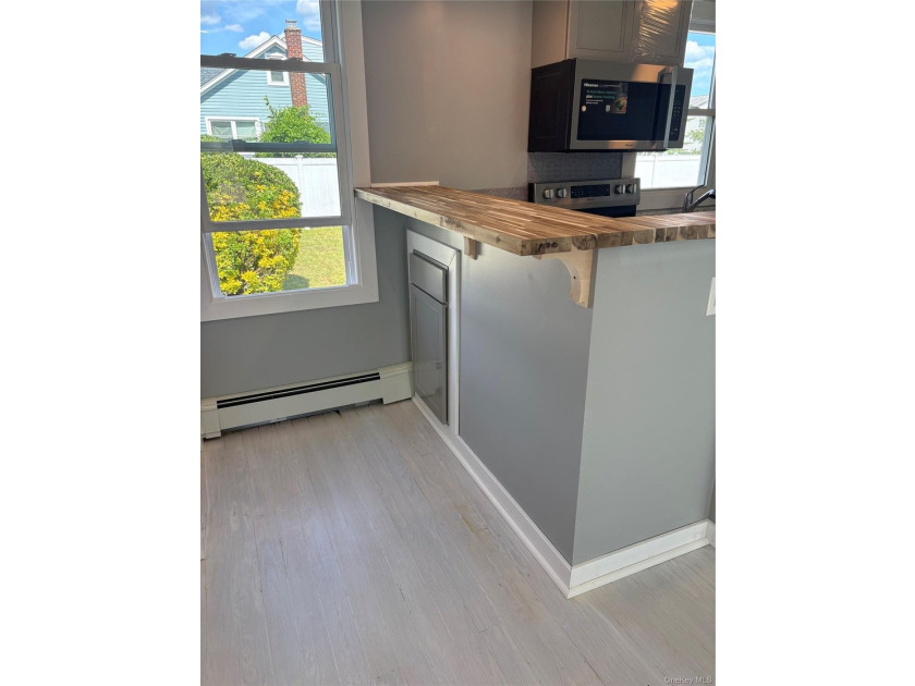 Completely newly renovated two bedroom, one bath Ranch with open - photo 32