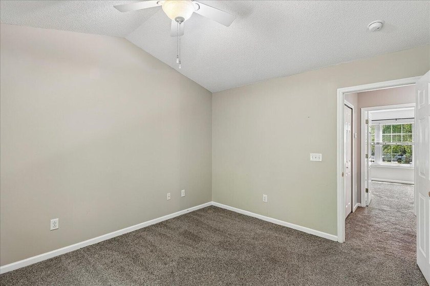 Welcome to 7948 Shadow Oak Drive in North Charleston, located in - photo 35