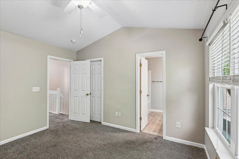 Welcome to 7948 Shadow Oak Drive in North Charleston, located in - photo 36