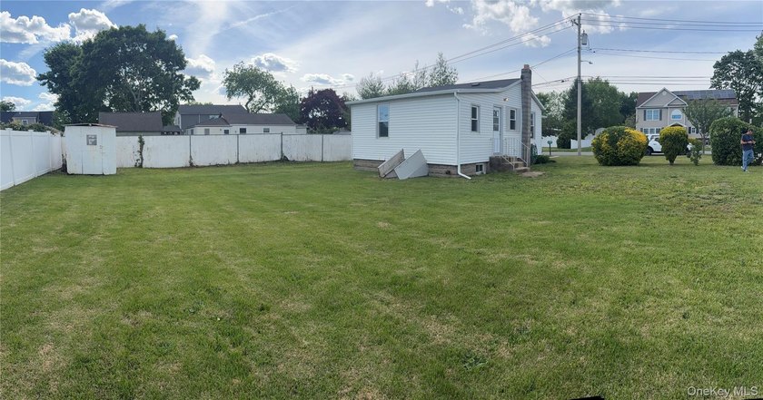 Completely newly renovated two bedroom, one bath Ranch with open - photo 41