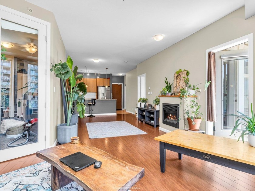 Remarkable 2 bedroom, 2 bathroom suite in *The Grove*, a - photo 12