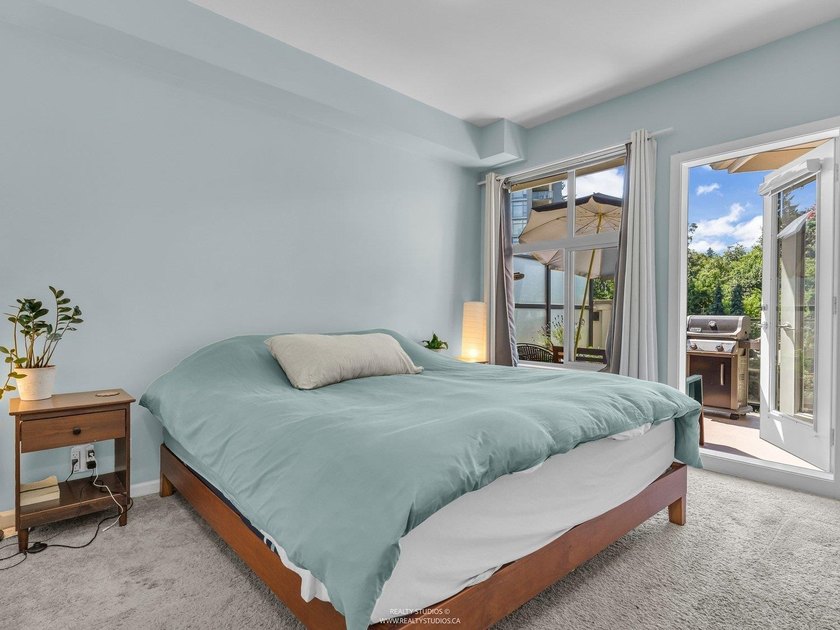 Remarkable 2 bedroom, 2 bathroom suite in *The Grove*, a - photo 15
