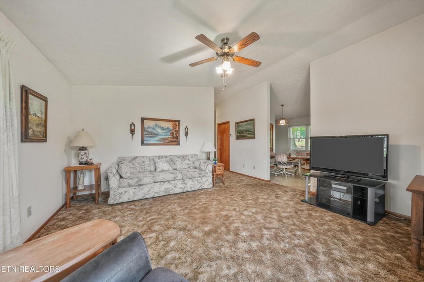 Douglas Lakefront Home. FIRST time on the Market! Lovely 2 bedrm - photo 17
