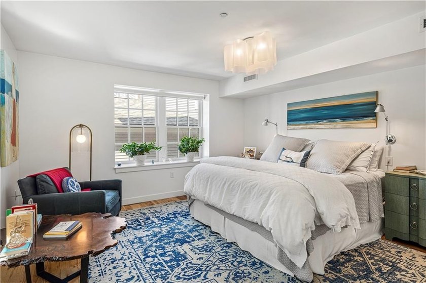 Tucked away in Newport's sought-after Historic Hill neighborhood - photo 21
