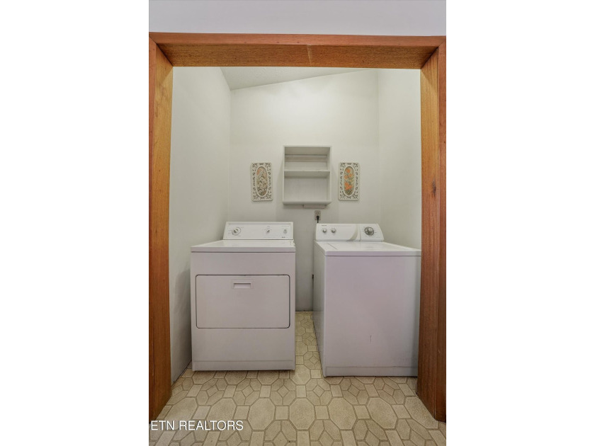 Douglas Lakefront Home. FIRST time on the Market! Lovely 2 bedrm - photo 22