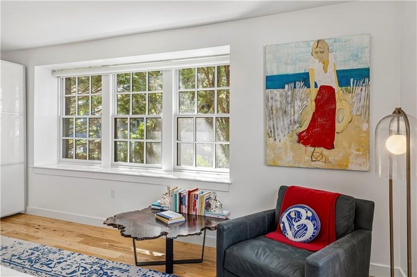 Tucked away in Newport's sought-after Historic Hill neighborhood - photo 22