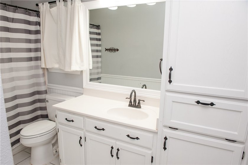 **Motivated Seller!** Spacious, updated, and move-in ready, this - photo 23