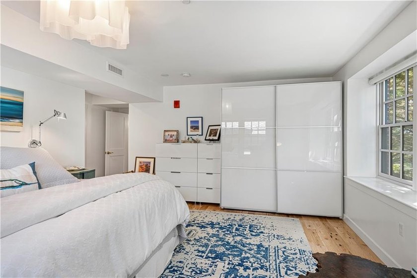 Tucked away in Newport's sought-after Historic Hill neighborhood - photo 23