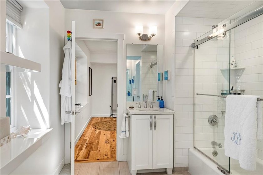 Tucked away in Newport's sought-after Historic Hill neighborhood - photo 31