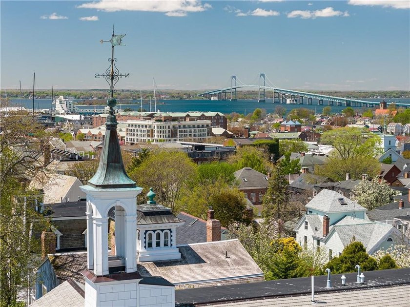 Tucked away in Newport's sought-after Historic Hill neighborhood - photo 43