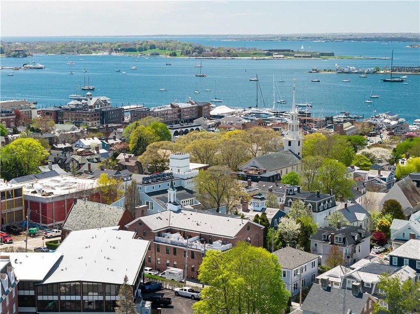 Tucked away in Newport's sought-after Historic Hill neighborhood - photo 44
