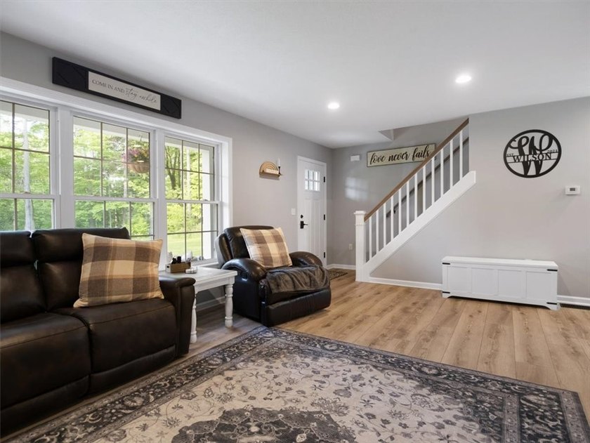 A Rare Opportunity to own a Remarkable Cape Cod that offers 2.6 - photo 6