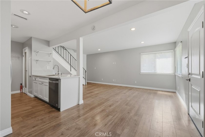 Recently renovated within the well-located Huntington Gardens - photo 8