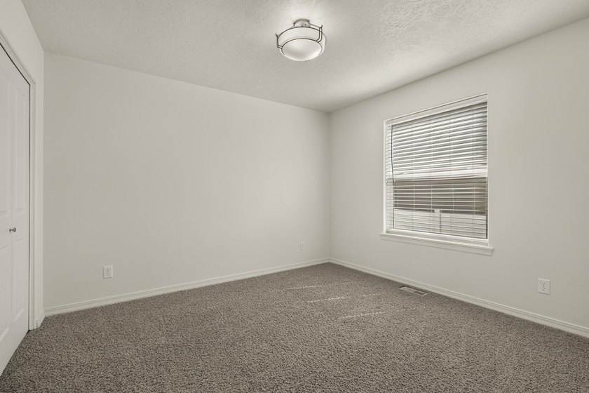 Welcome to 1262 Heber Avenue. This turnkey, well-maintained home - photo 8