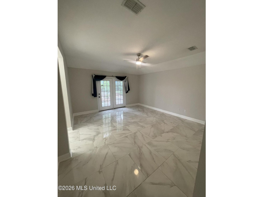 Great starter home in a convenient location! Just minutes from - photo 11