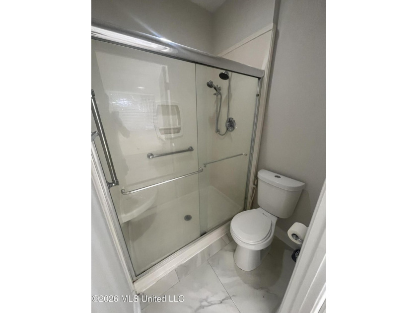 Great starter home in a convenient location! Just minutes from - photo 13