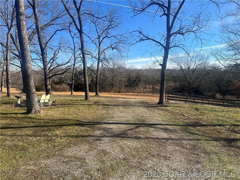This is a beautiful setting close to town but yet private. This - photo 8