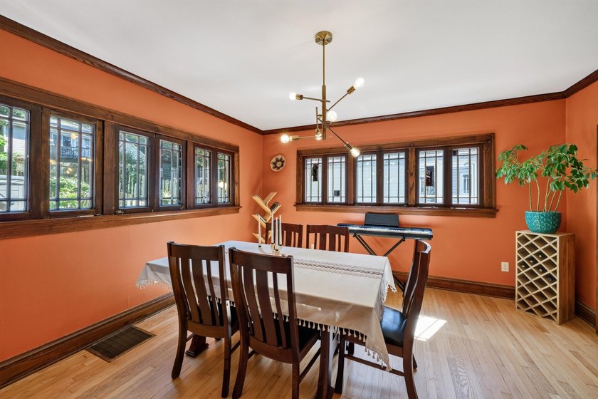 Timeless 1924 Craftsman beautifully blends historic character - photo 20