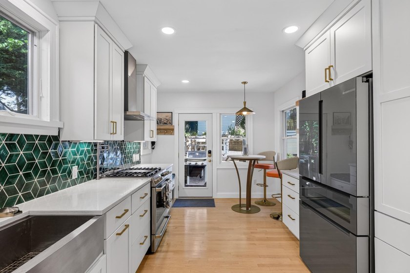 Timeless 1924 Craftsman beautifully blends historic character - photo 22