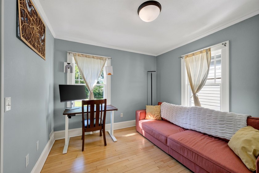 Timeless 1924 Craftsman beautifully blends historic character - photo 38