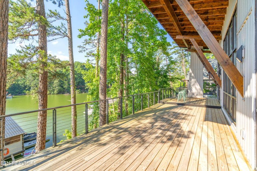 Welcome to your own private waterfront retreat! Built in 2022 - photo 40