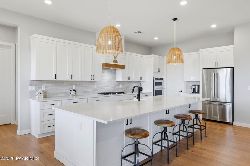 Experience elevated country living in the highly sought-after - photo 3
